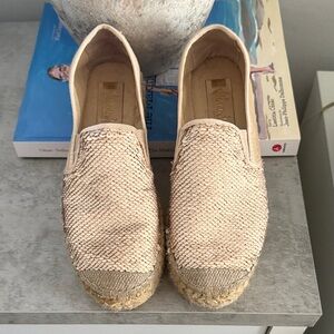 Delman Women's Textured Tan Espadrilles